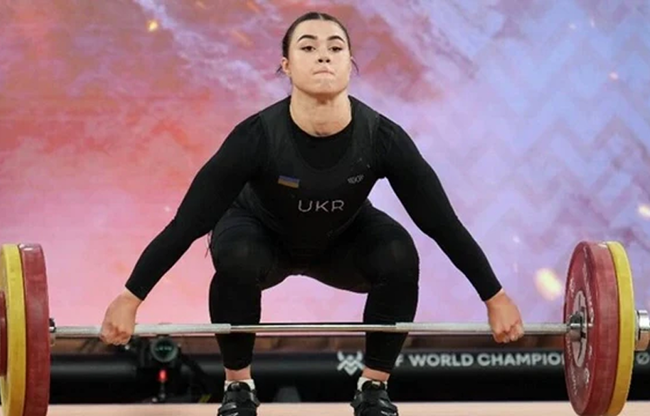 Squat Jerk VS Split jerk: The Iryna Dombrovska Dilemna